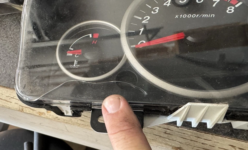 2005/2006 MAZDA TRIBUTE GAUGE CLUSTER P/N VP5L8F-10894-B PEÇA USADA ORIGINAL DO FABRICANTE - Imagem 2 de 4