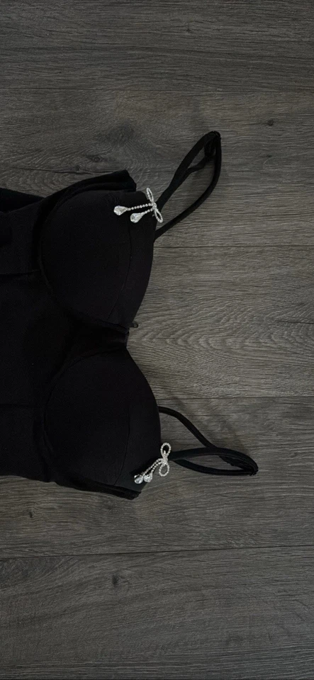 Mini Vestido Windsor Negro Brillante Correa de Espagueti Regreso a Casa Mujeres Juniors Pequeño Foto 2 de 3