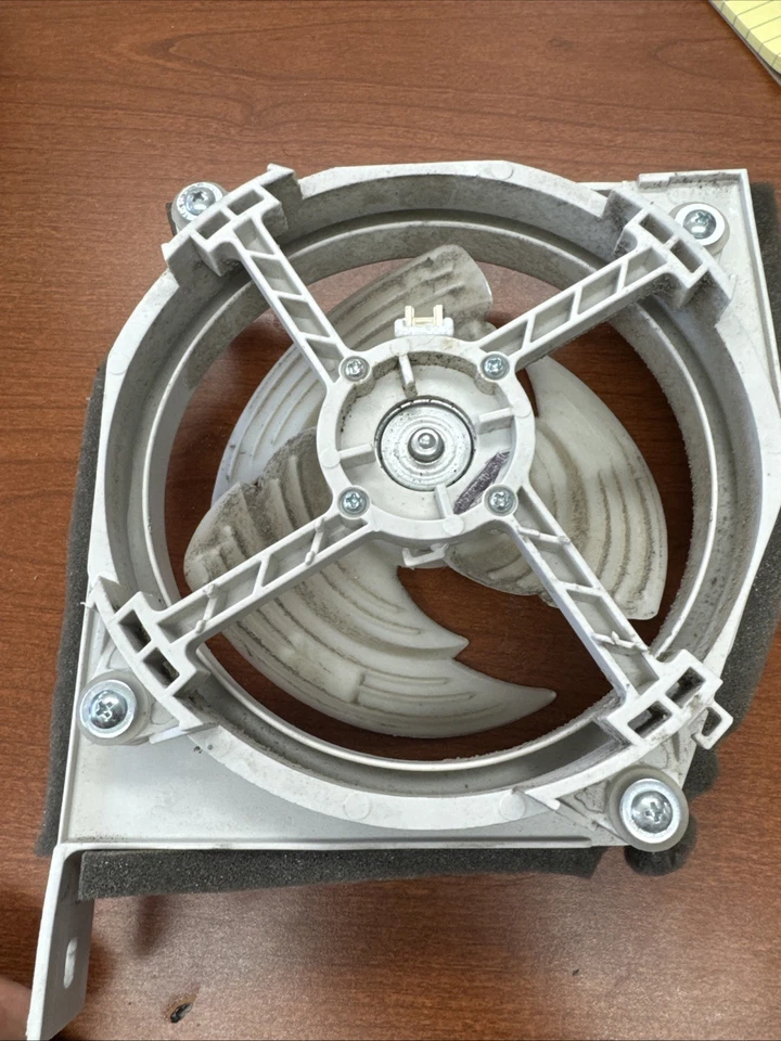 Оригинальный двигатель охлаждения вентилятора конденсатора холодильника LG MEA621310 #XA46 в сборе от оригинального производителя - Изображение 2 из 3