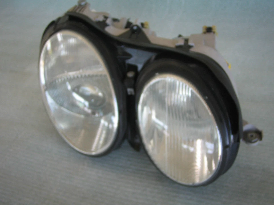 1999-2002 Mercedes Benz CL500 CL600 Right Headlight A2158200661 MHL9 - Image 3 of 4