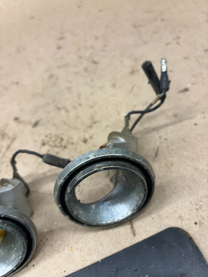 1964-1966 THUNDERBIRD CUARTO VELA PANEL ESQUINA CÚPULA LUCES PROYECTO OEM Foto 3 de 4