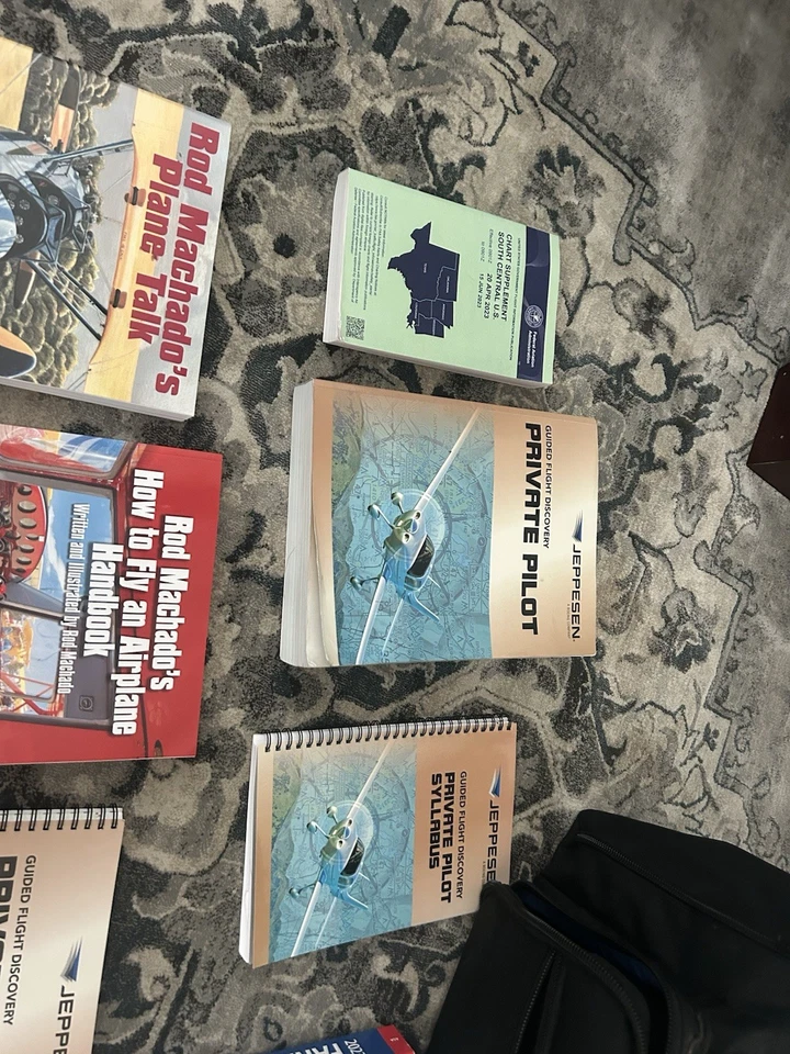 Jeppesen Private Pilot  Starter Kit And Rod Machado Books With Flight Bag - Image 4 of 4
