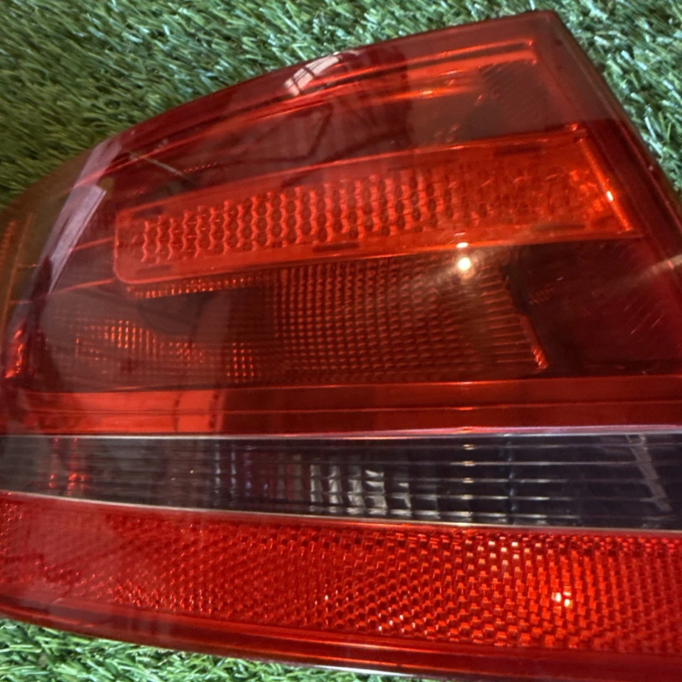 Luz trasera izquierda AUDI A4 QUATTRO 2009 2010 2011 2012 OEM Foto 2 de 4