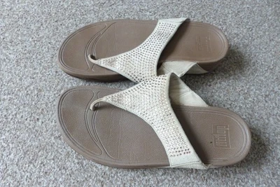 FITFLOP size 6 / 39 beige sparkly toe-post flip-flops - Image 1 of 4