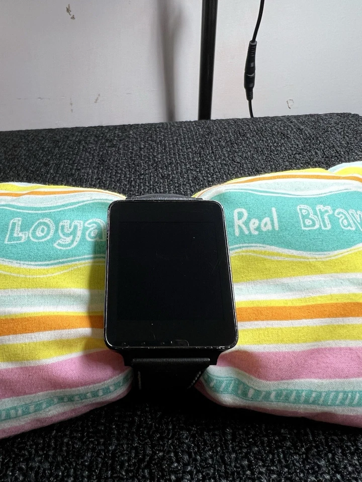 LG G-Watch W100 4GB Black Smart Watch USA Leather Buckle  - Image 2 of 4