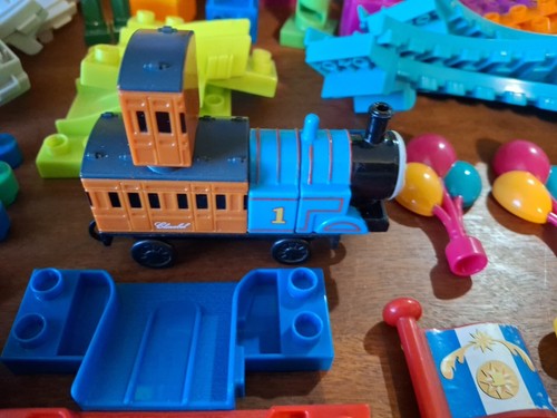 130+ Pieces Mega Bloks Lego Blocks Thomas & Friends Track Parts Extras  - Picture 6 of 6