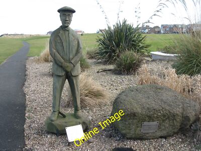 Photo 6x4 Ben Sayers at North Berwick A wooden carving by Beach Road comm c2013