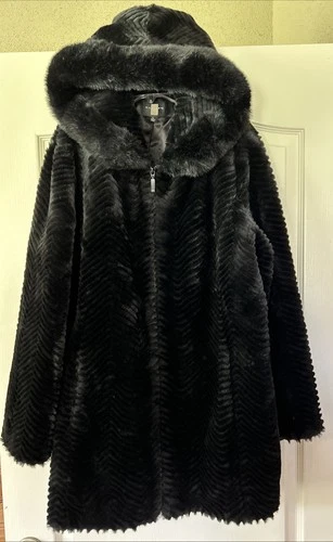 Gallery NY Women Size Large Faux Fur Hood Black Coat