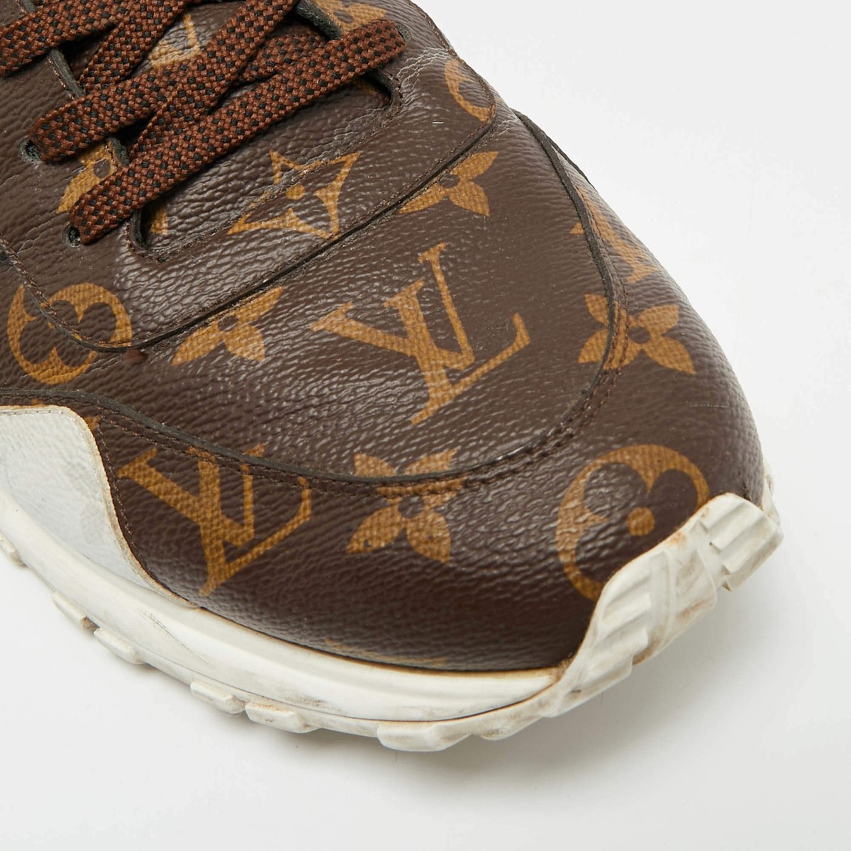 Louis Vuitton Run Away Size 45 Multicolor Monogram Canvas  display picture 1