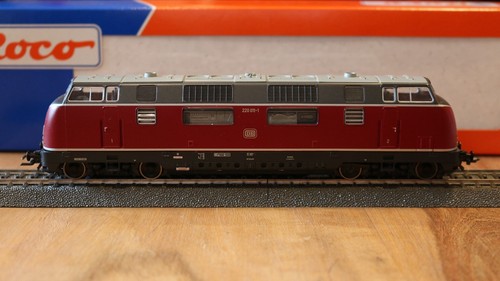Roco H0 68405 Diesellokomotive  BR 220 011-1 DB Digital OVP für Märklin AC | Condition: Gebraucht