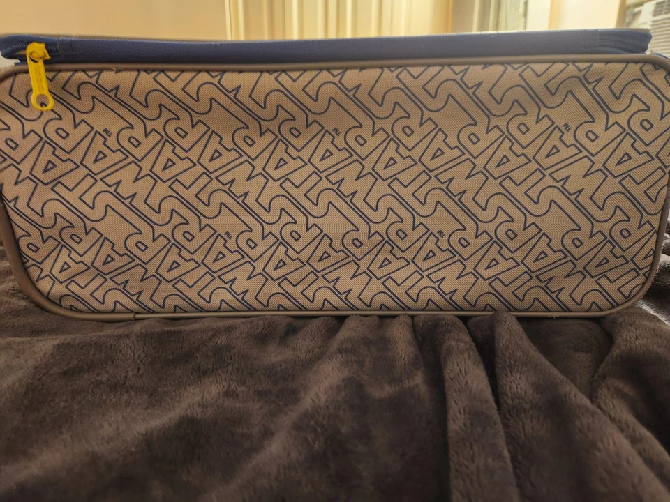 MALETA RODANTE DISNEY STAR WARS R2D2 18" EQUIPAJE AMERICAN TOURISTER R2-D2 Foto 3 de 4