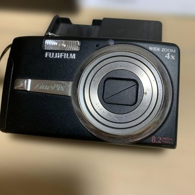 Fujifilm FinePix F480 8.2MP Digital Camera 4x Zoom w/ 2 SD Fujifilm FinePix F480 8.2MP Digital Camera 4x Zoom w/ 2 SD