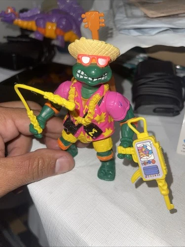 VINTAGE 1992 Teenage Mutant Ninja Turtles TMNT Hawaiian Beachcombin’ Mike Figure