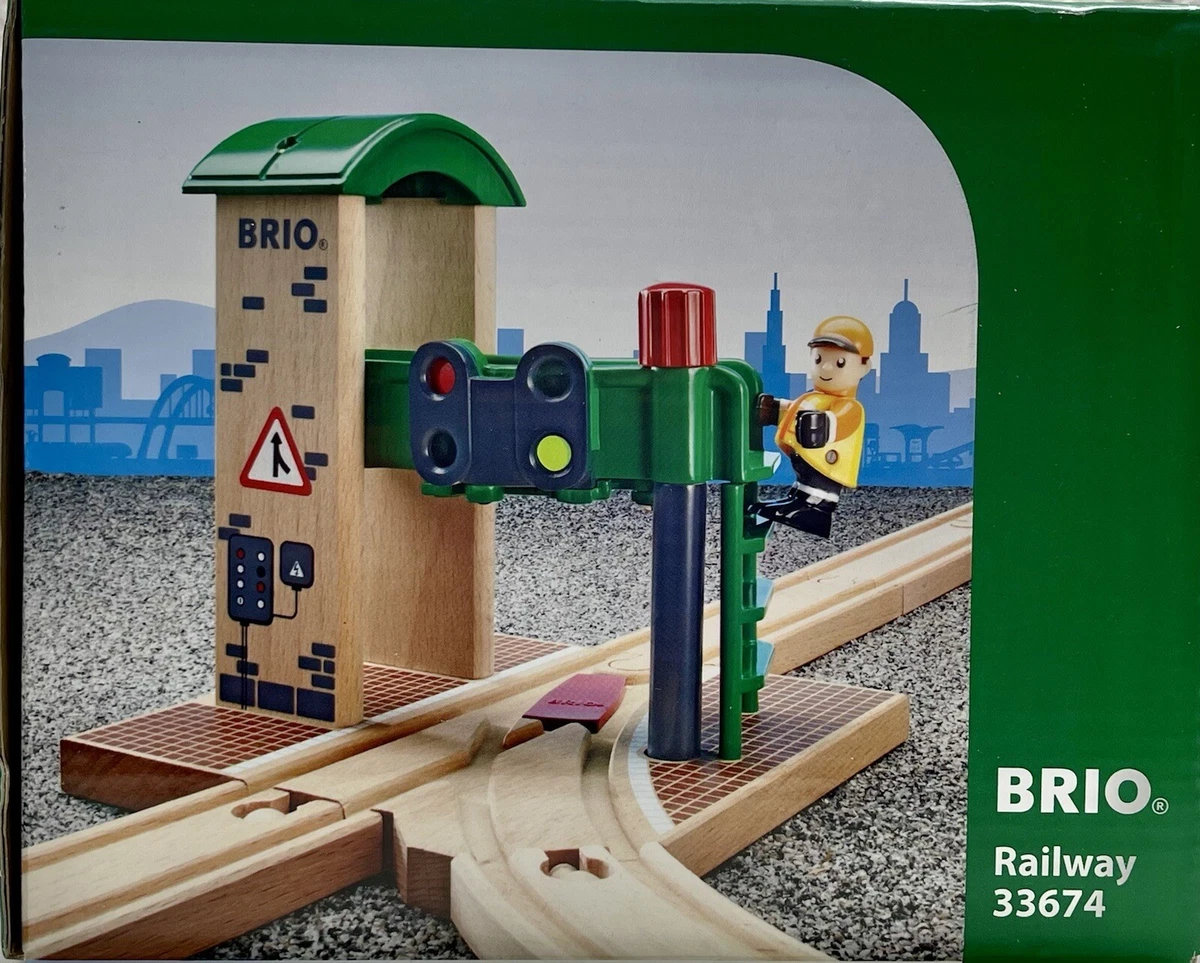 BRIO World - 33674 Signal Station, 2 Piece Toy Train Accessory for Kids