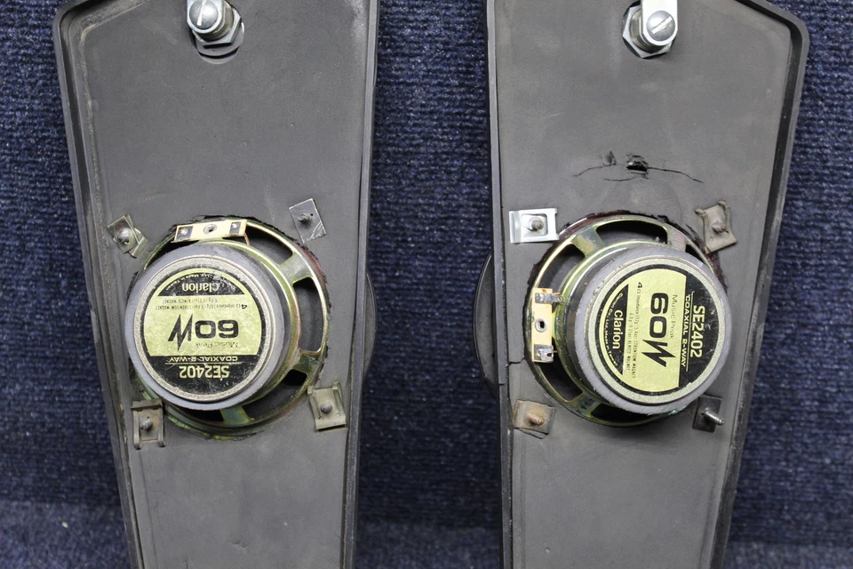 1986 SUZUKI CAVALCADE 1400 ACCESS DOOR COVER SHIELD GUARD W/ SPEAKERS #30 - Image 3 of 4