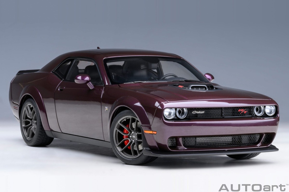 2022 DODGE CHALLENGER R/T SCAT PACK WIDEBODY HELLRAISIN PLUM 1:18
