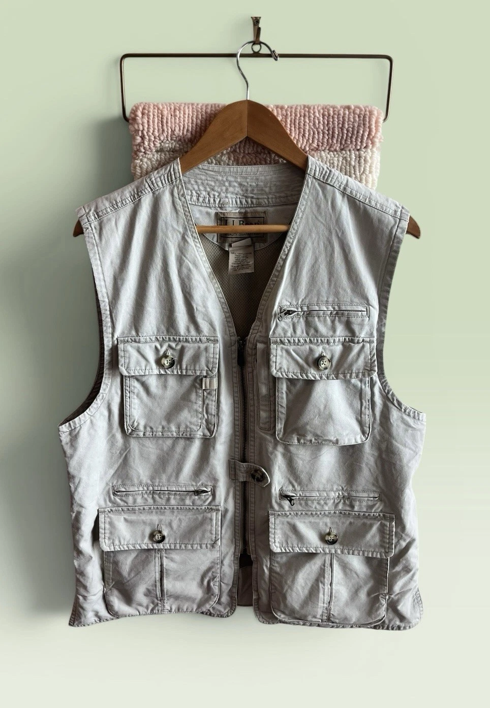 LL Bean Fishing Utility Vest Mens Medium Khaki Explorer Pocket Outdoor Hiking