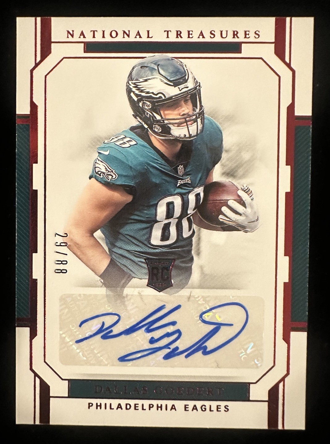 Dallas Goedert Panini National Treasures #117 Autograph