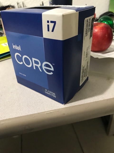 Intel Core i7-13700 Processor (2.10GHz, 16 Cores, LGA 1700
