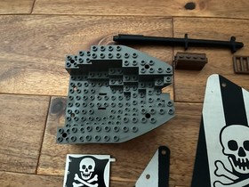 LEGO 6268 Renegade Runner Pirate Ship Parts Lot Minifigs Original Sails Stern !