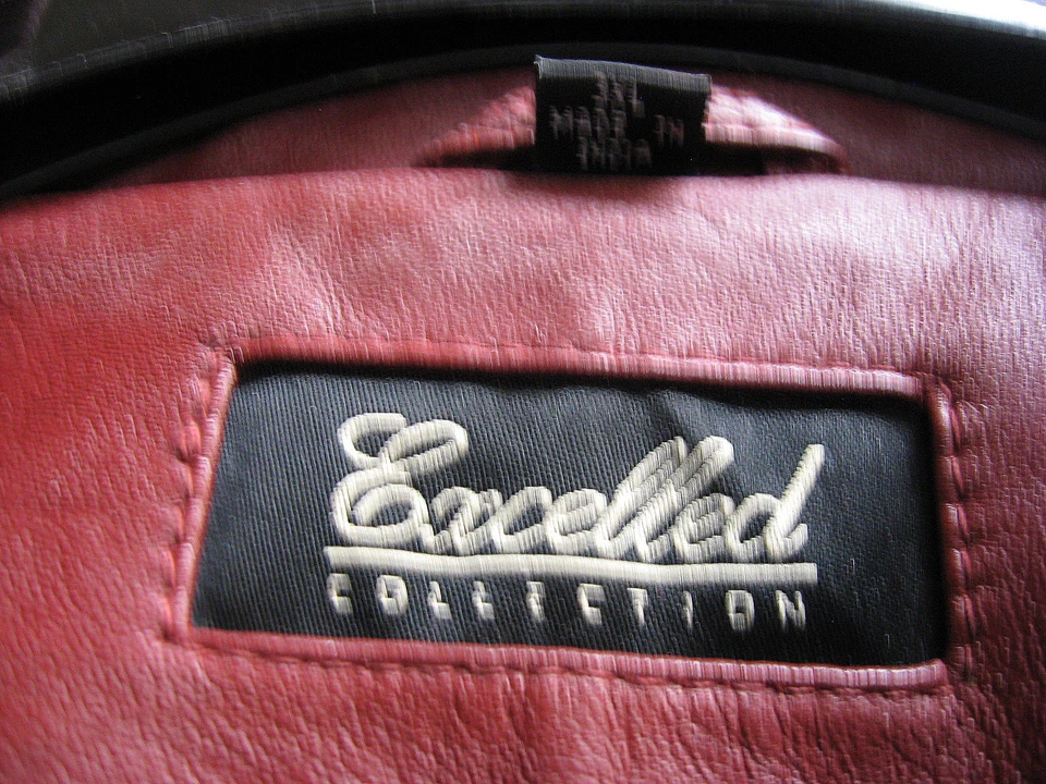 W@W! Very Nice Excelled Woman's Real Red Leather Coat Sz 3XL  V-F+ to Excellent - Image 3 of 4