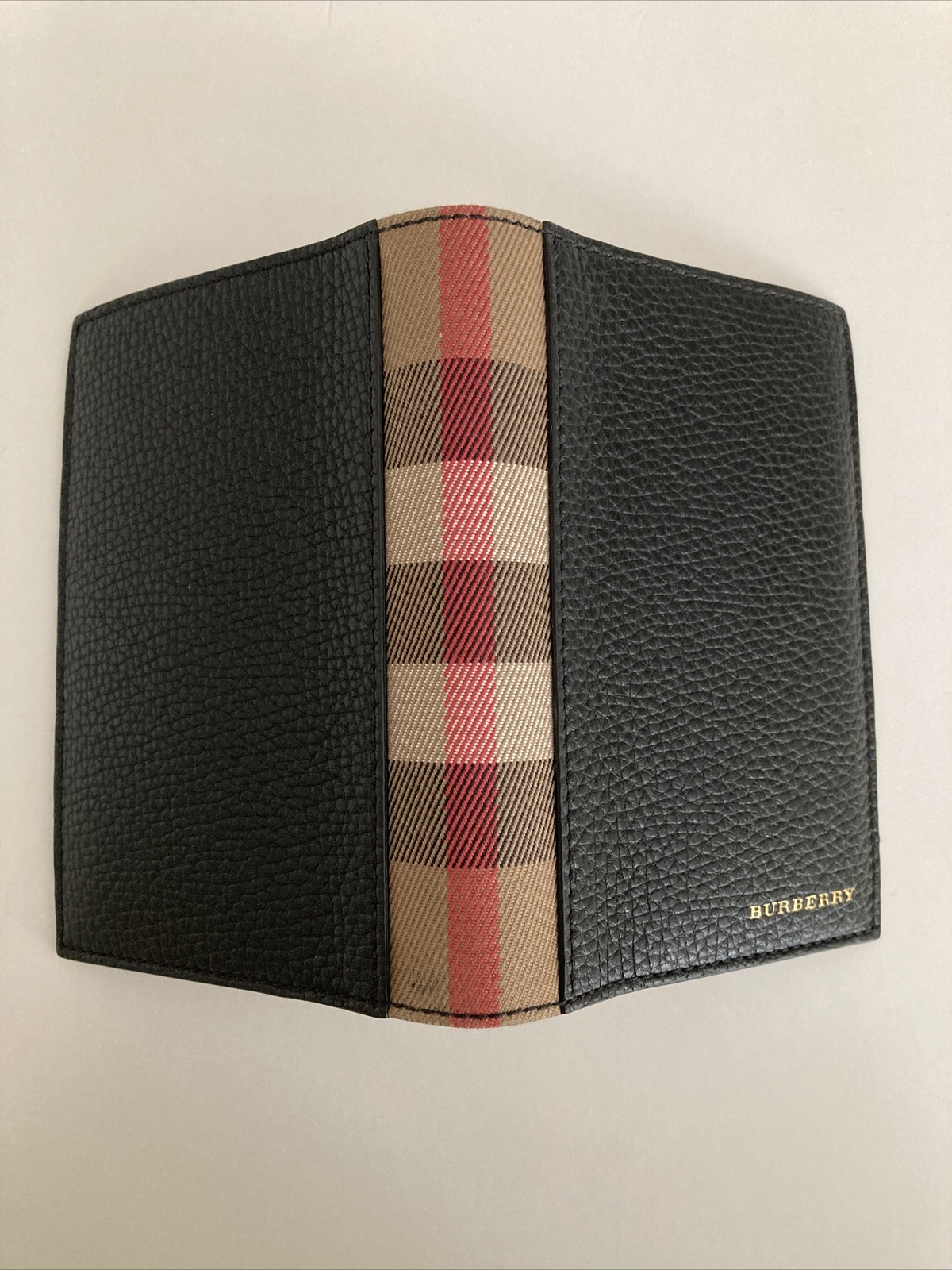 burberry passport holder women's