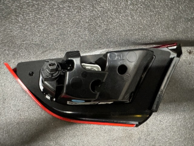 2014-2020 Maserati Quattroporte M156 Driver Left Inner Tail Light 670009229 OE