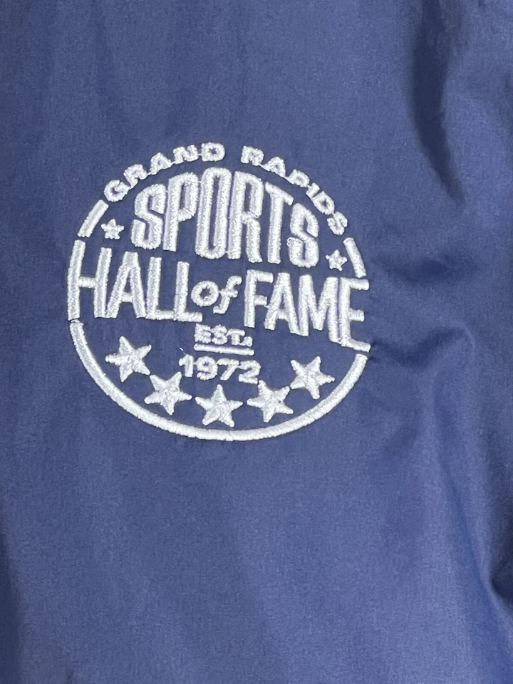 Chaqueta de golf pulóver bordada Sport Tek Sports Salón de la Fama Grand Rapids XL Foto 2 de 4