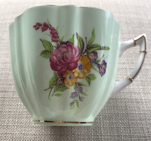 Victoria C&E Bone China England Tea Cup & Saucer Mint Green Floral, Gold Trim - Picture 5 of 10