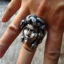 BAGUE ACIER INOXYDABLE TÊTE DE MÉDUSE  GORGONE MYTHOLOGIE GRECQUE BIKER