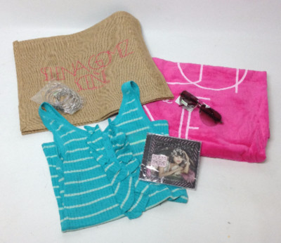 NEW Selena Gomez Fan Pack - When the Sun Goes Down (M blue shirt, EXTRAS)