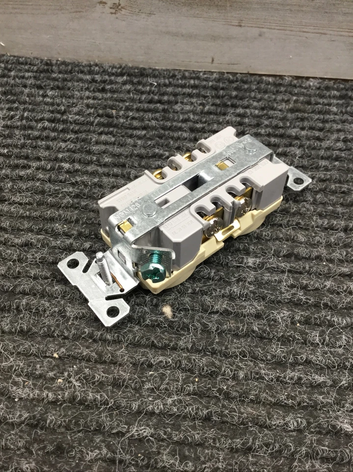 Receptáculo dúplex de cobre flecha/duro 5362V marfil - nuevo en caja Foto 4 de 4