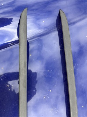 FORD FOCUS 5 DOOR 2 X FRONT SCREEN MOULDINGS 2013 BREAKING CAR FOR SPARES
