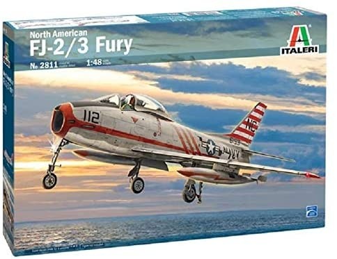 FJ-2/3 Fury Italeri reproduire un avion à réaction historique pour exposition en vitrine