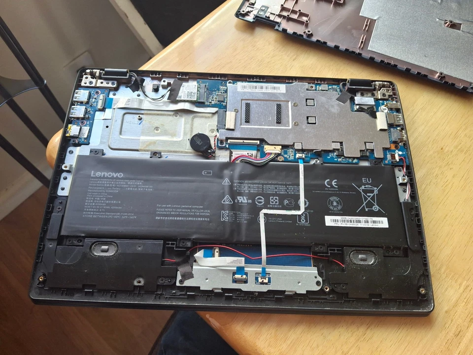 Lenovo IdeaPad 100S 14" (Intel Celetron, 1.60 GHz, 2GB) Laptop Navy Blue No SSD - Image 3 of 4