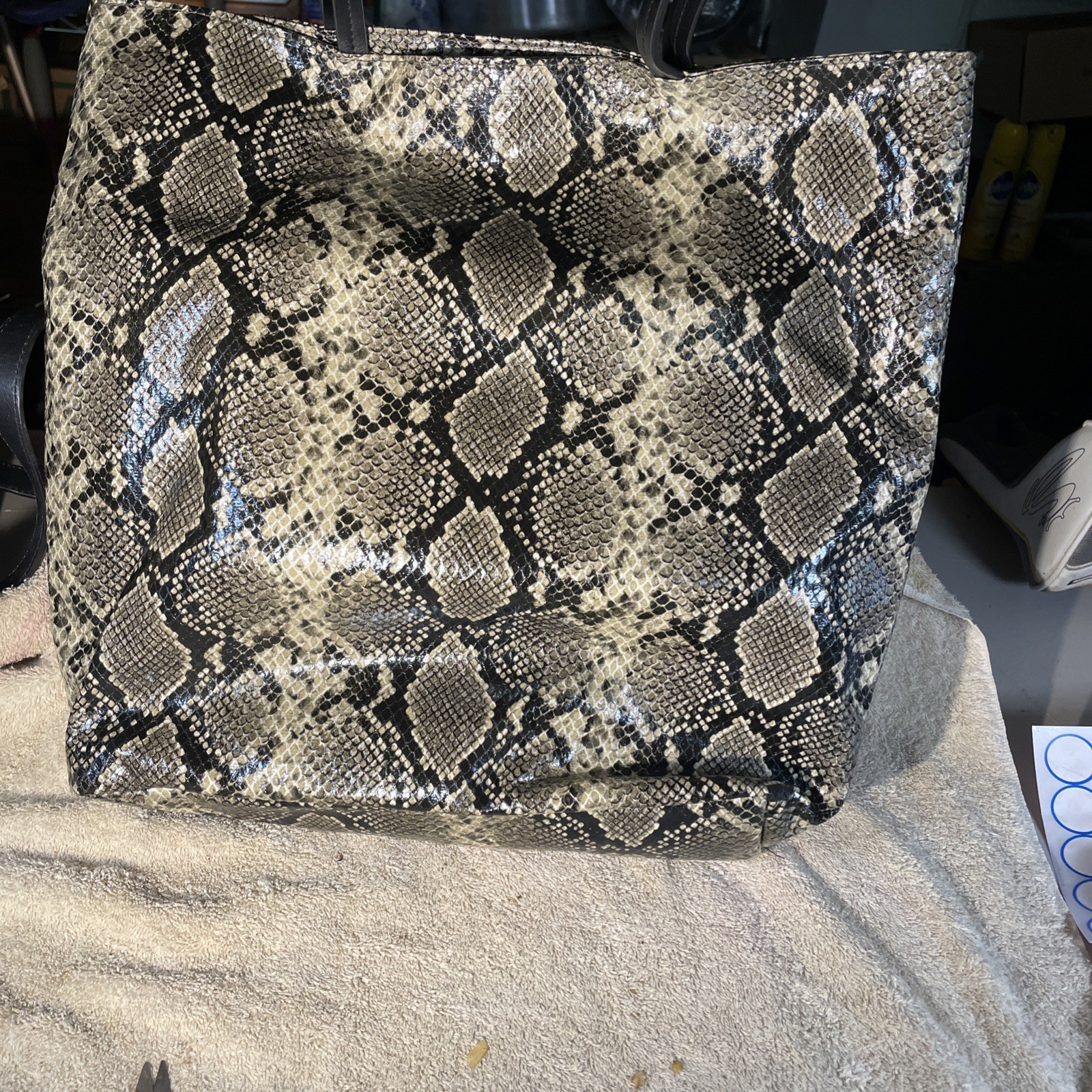 Bloomingdale’s Polyester Snake Skin Pattern Hand … - image 1