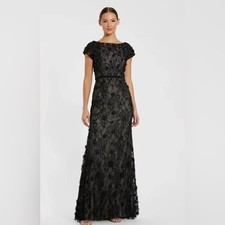 MAC DUGGAL br Black Floral Applique Boat Neck Cap Sleeve Gown size 16