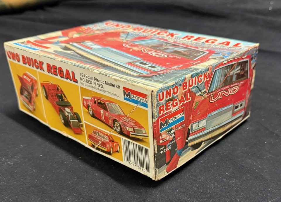 Maquette Monogram 1/24 Buick Regal UNO Grand National Race Car - Kit Plastique