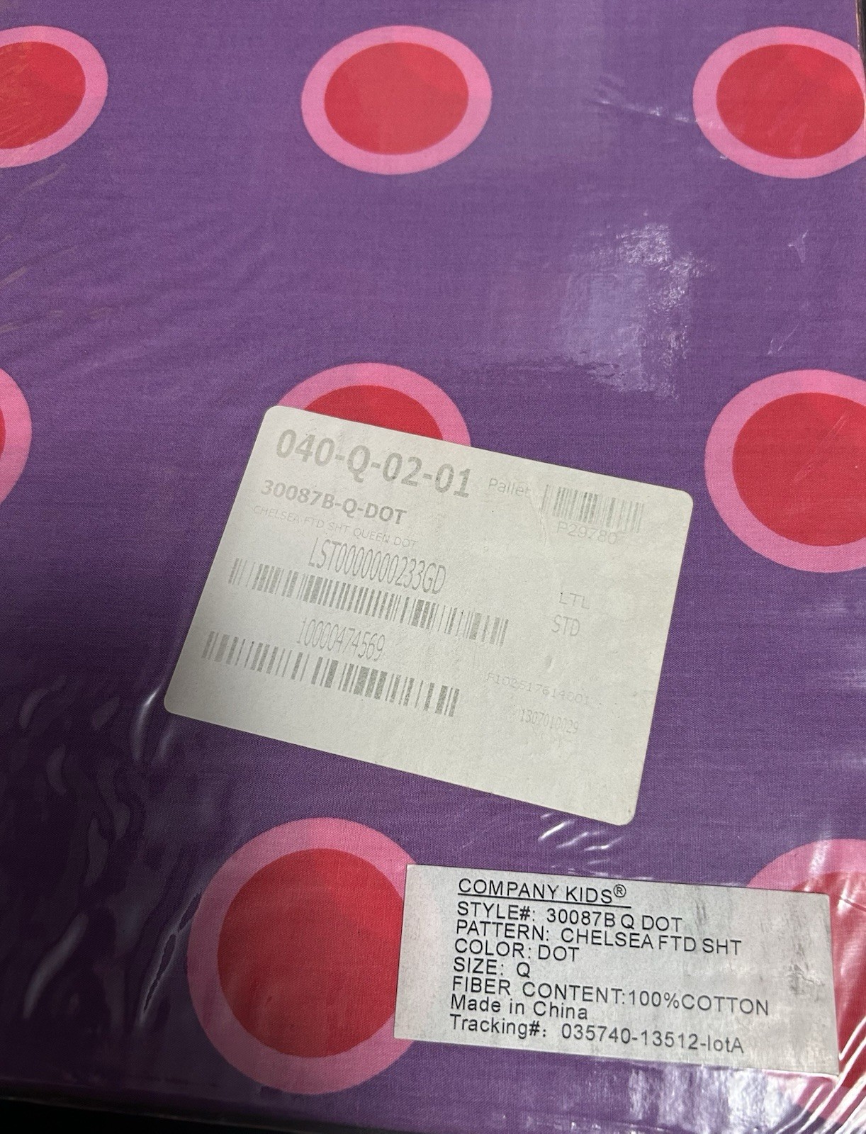 The Company Store Queen Flat & Fitted Sheet Set 100 % cotton (Chelsea Dot)  Pink