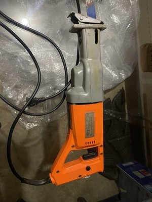 Electric Reciprocating Saw 4.5. Amp 120 volt Variable Speed 04095
