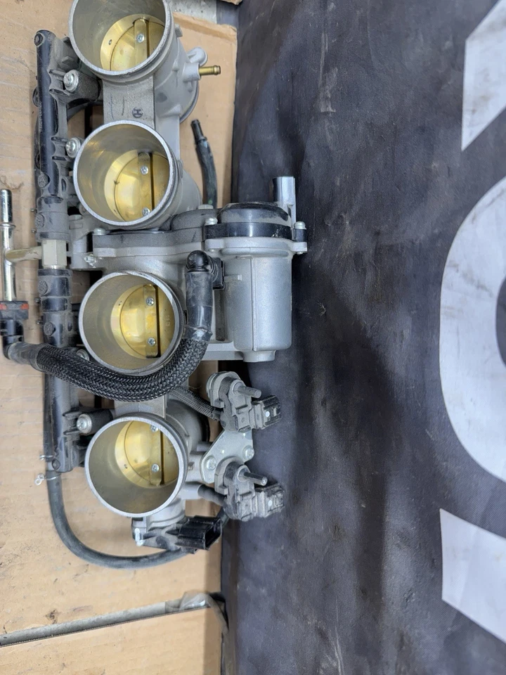 Inyectores de cuerpos de acelerador 21 22 23 24 KAWASAKI NINJA ZX10R Foto 3 de 4