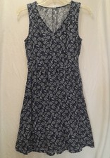 Old Navy Dress Women's Size Small Sleeveless Navy Blue & White Floral Rayon