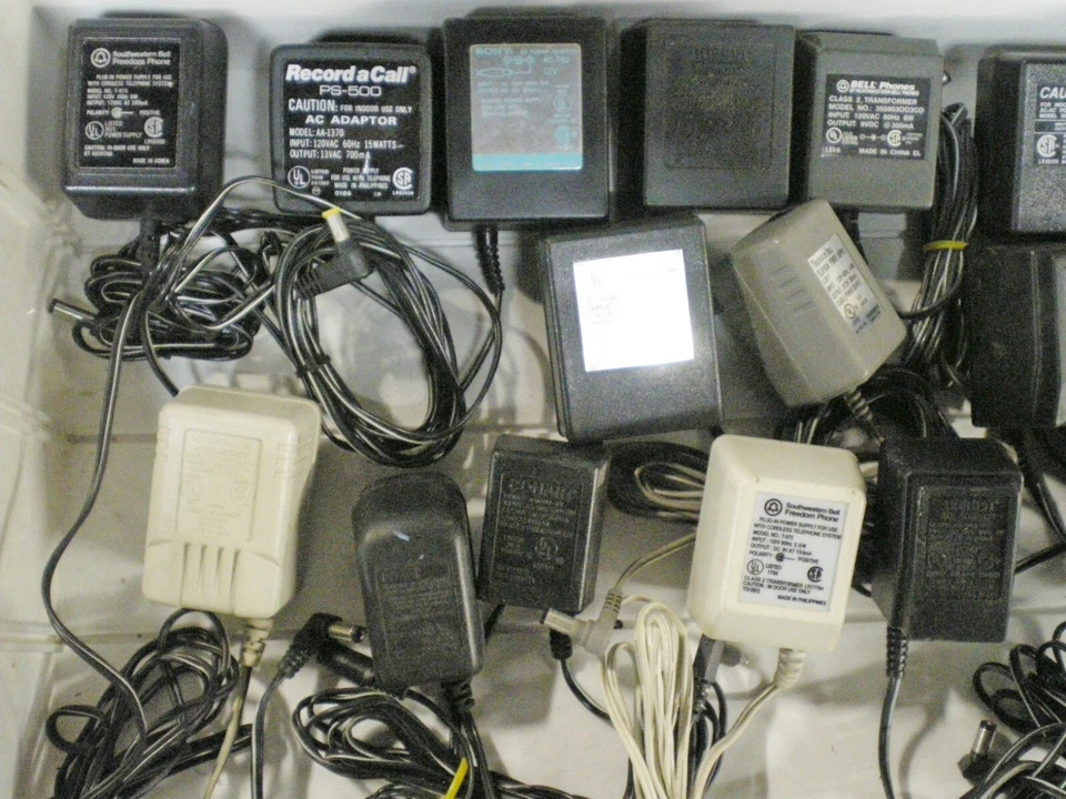 Lote de 20 fuentes de alimentación adaptadoras de CA de varias marcas para teléfonos con cable/inalámbricos Foto 2 de 4