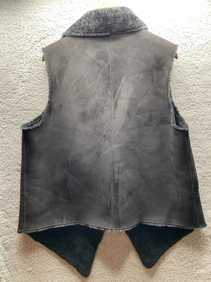 无品牌女式大号黑色人造麂皮绒人造毛皮保暖背心不对称下摆 — 第 3/4 张图片