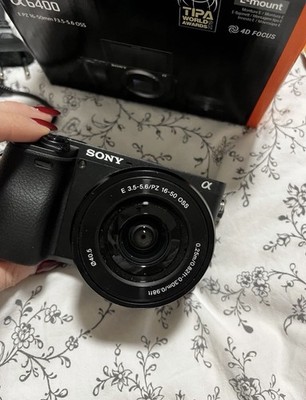 Sony Alpha a6400 ILCE-6400 Schwarz mit E PZ 16-50mm f/3,5-5,6 OSS 4D Focus