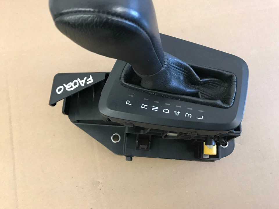 05-09 Volvo S60 V70 Automatic Floor Shifter 30759275 - Image 3 of 4