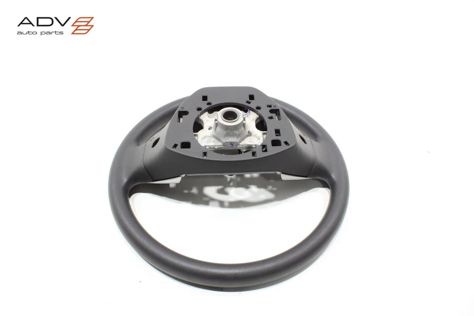 Volante deportivo Mitsubishi Outlander 2016-2024 con interruptores OEM Foto 4 de 4