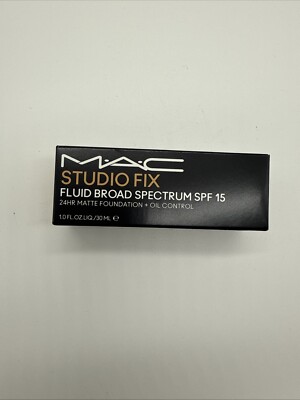 MAC Studio Fix Fluid SPF 15 24Hr Matte Foundation Plus Oil Control - NC35