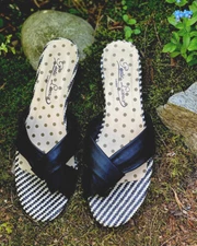 Vintage POETIC LICENSE London  BLACK STRAP Wedge  7.5