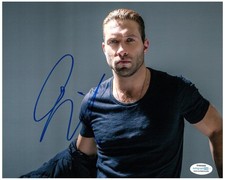 Jai Courtney Signed Autographed 8x10 Photo Hot Sexy Gay ACOA